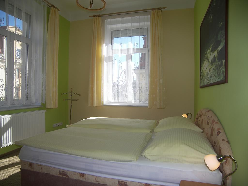 Homely Apartments Villa Christiana Marianske Lazne Quarto foto