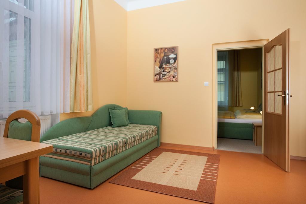 Homely Apartments Villa Christiana Marianske Lazne Quarto foto